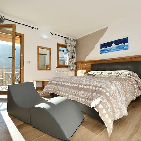 Lo Metcho Dou Bino Apartment Antey-Saint-Andre Bagian luar foto