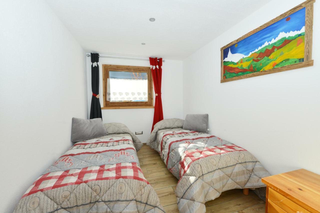 Lo Metcho Dou Bino Apartment Antey-Saint-Andre Bagian luar foto