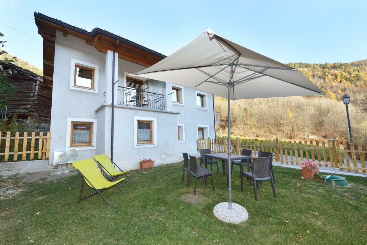 Lo Metcho Dou Bino Apartment Antey-Saint-Andre Bagian luar foto